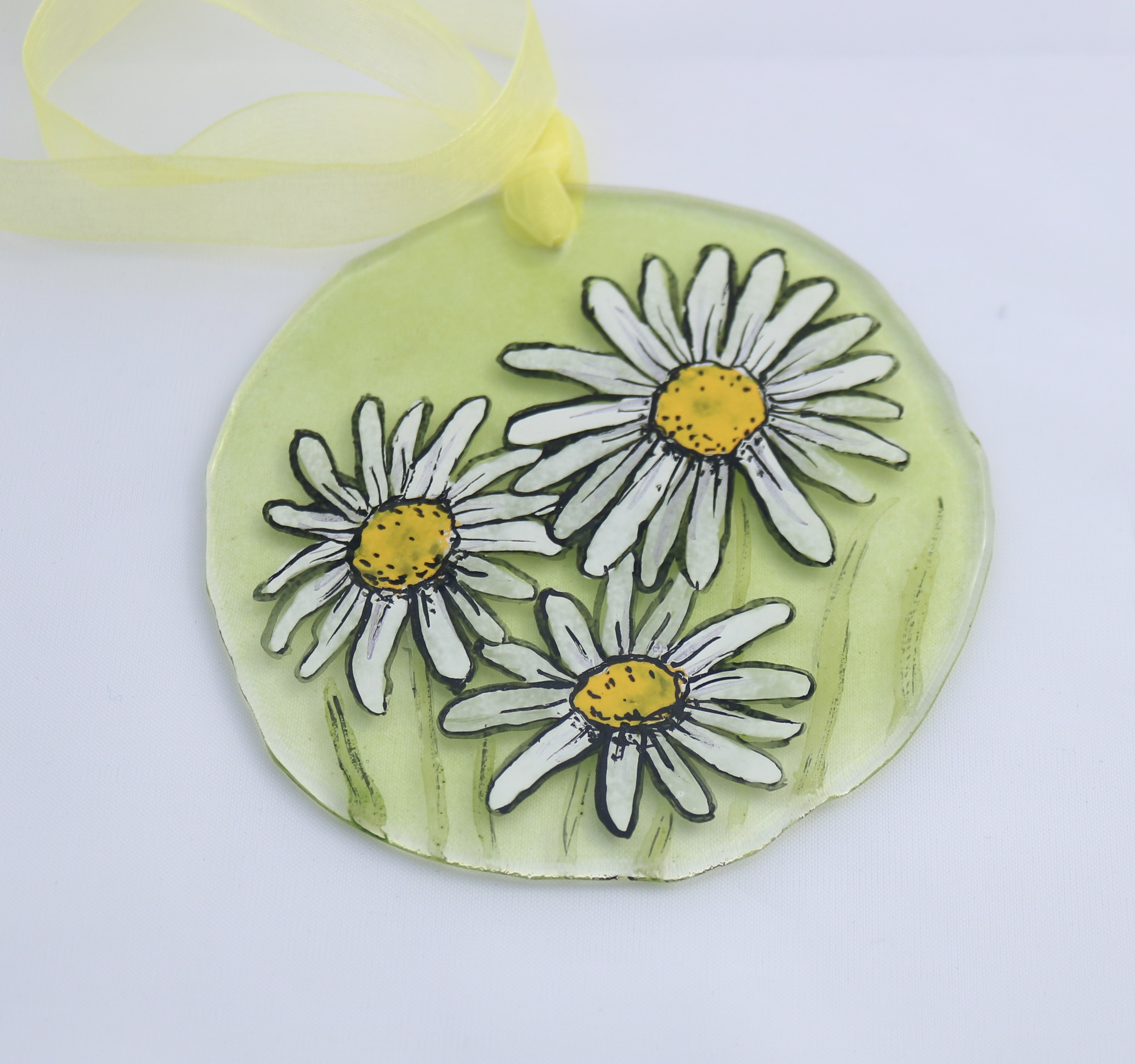 Daisies suncatcher Handpainted daisies on round glass suncatcher